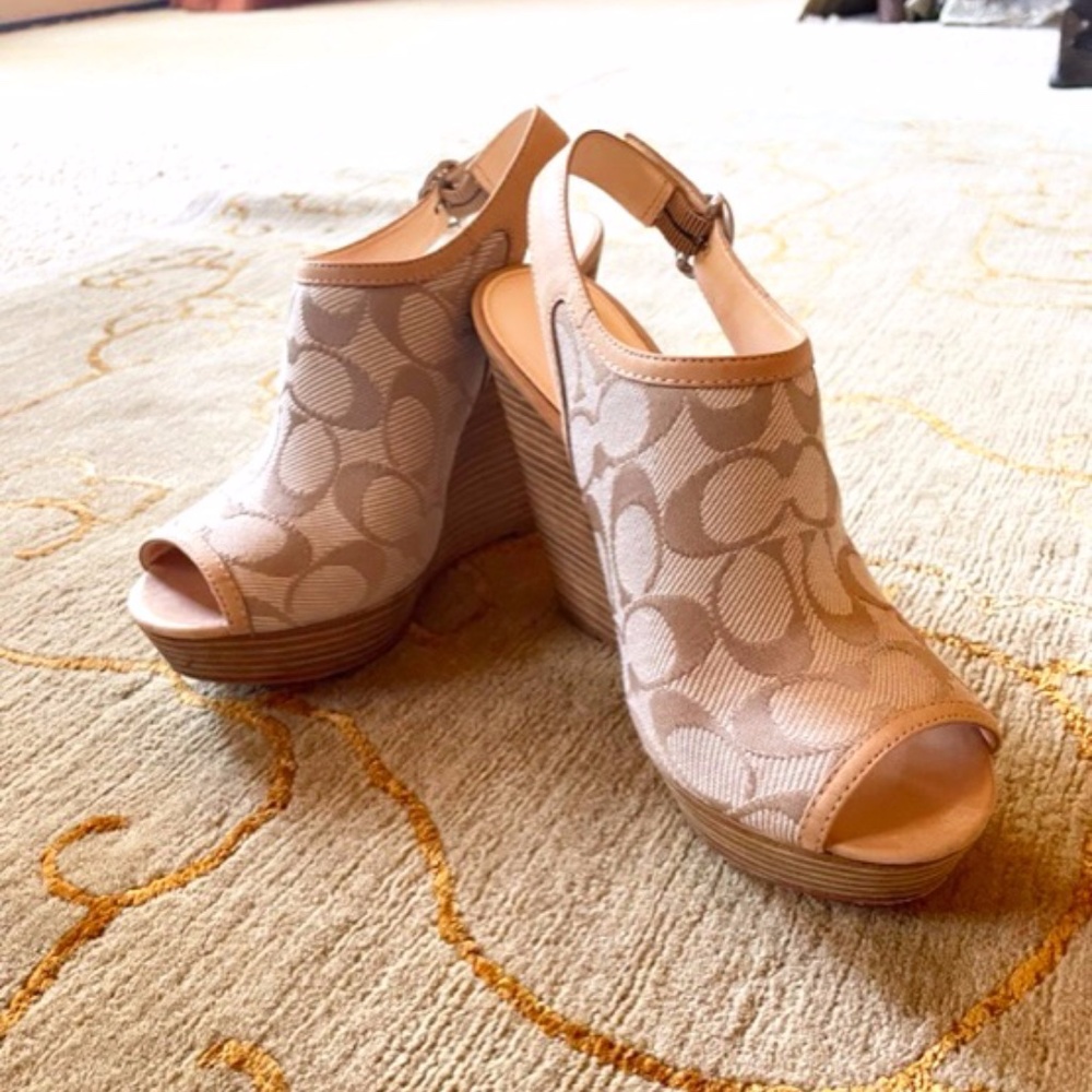 Coach Women's Janet Wedge Sandals, Taupe, Size 6.5